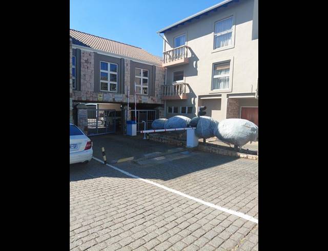 2 BEDROOM PROPERTY TO RENT IN MONTGOMERY PARK